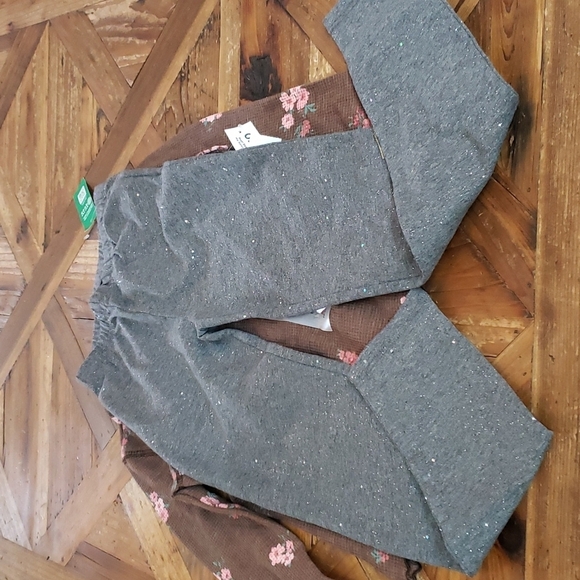 2 pcs Old Navy Top & Gap Leggings - Picture 3 of 3